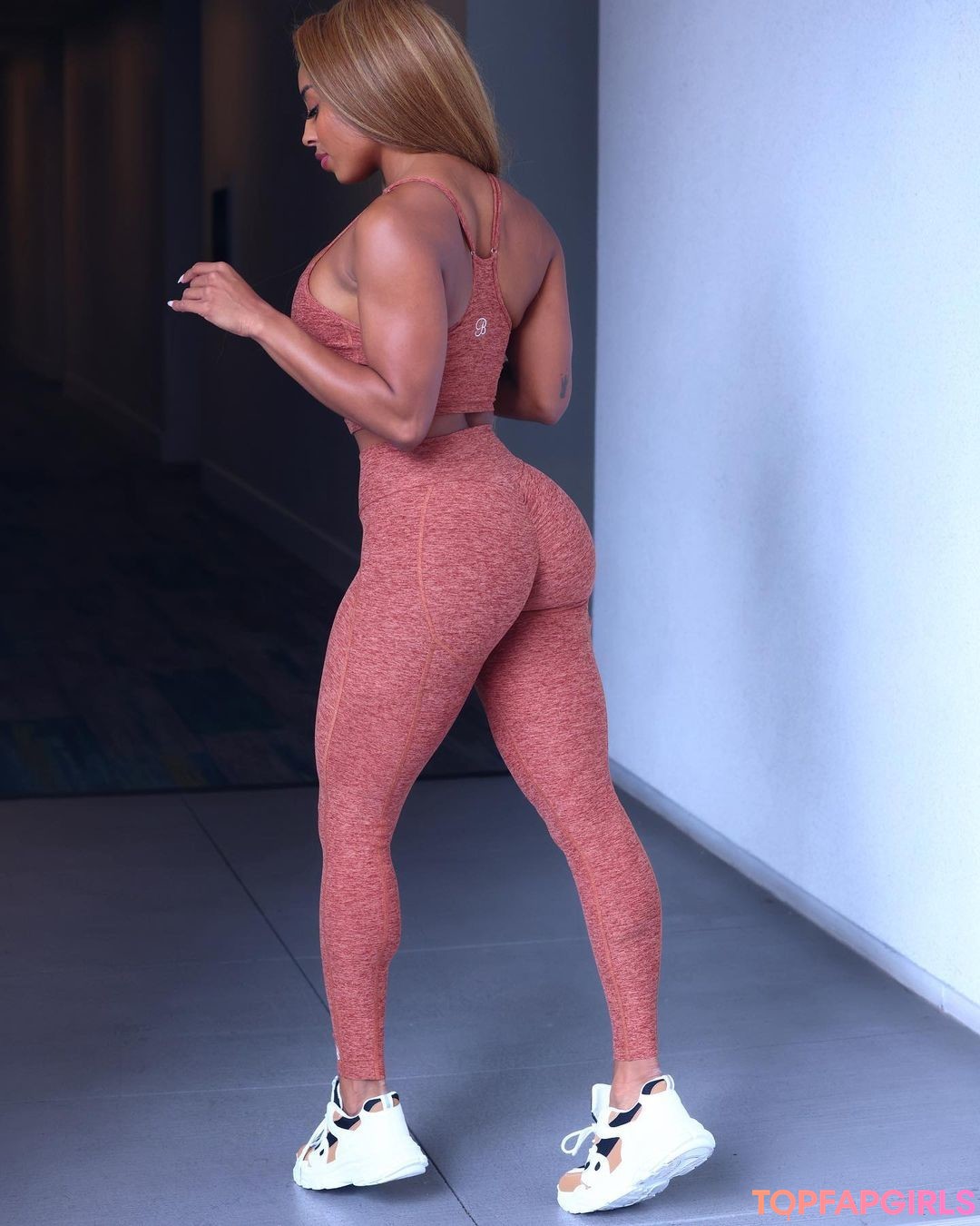 Naakte gelekte OnlyFans-foto van Qimmah Russo #1152