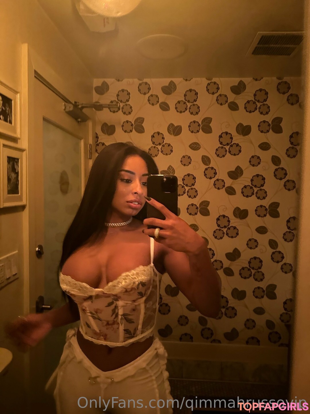 Naakte gelekte OnlyFans-foto van Qimmah Russo #336