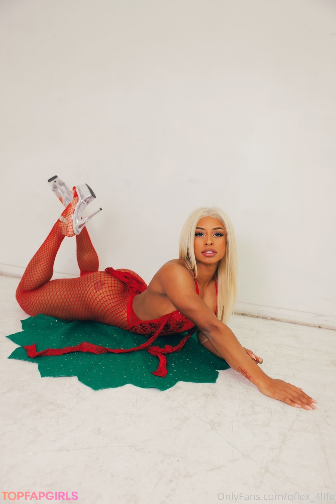 Naakte gelekte OnlyFans-foto van Qimmah Russo #379