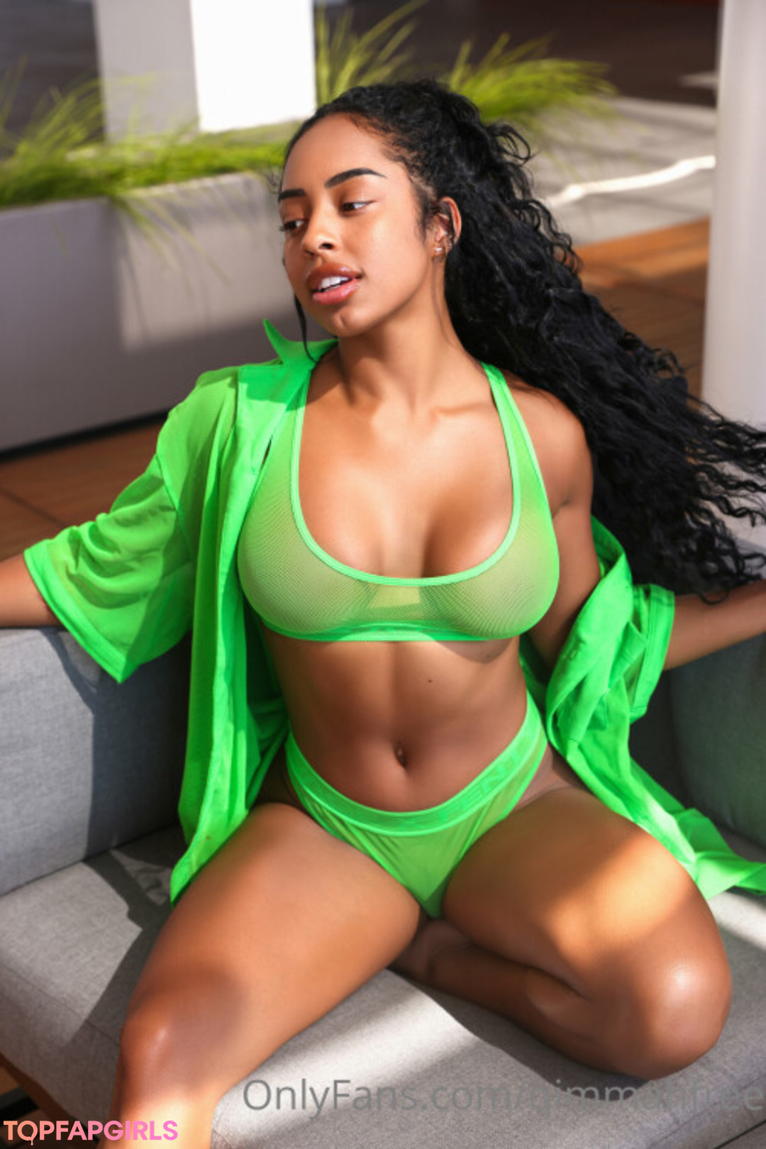 Naakte gelekte OnlyFans-foto van Qimmah Russo #63