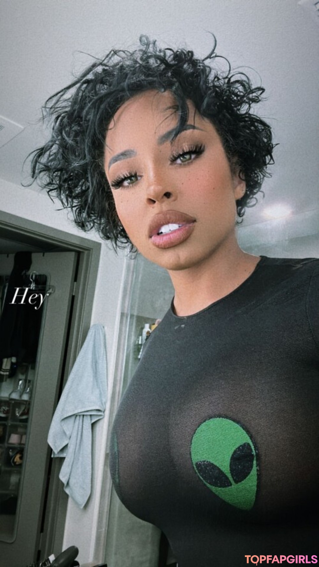 Naakte gelekte OnlyFans-foto van Qimmah Russo #78