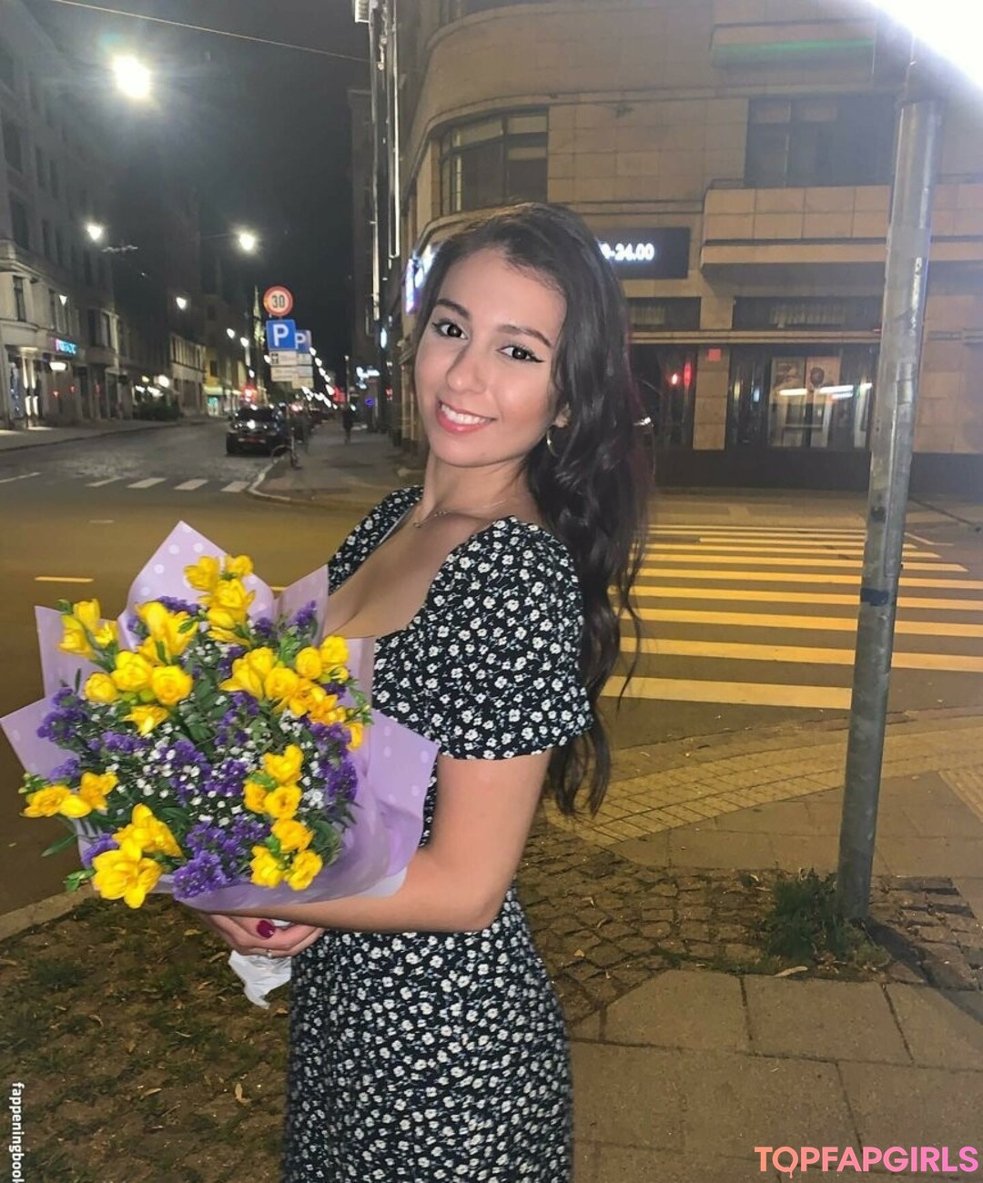 Naakte gelekte OnlyFans-foto van Giulia Daqna #133
