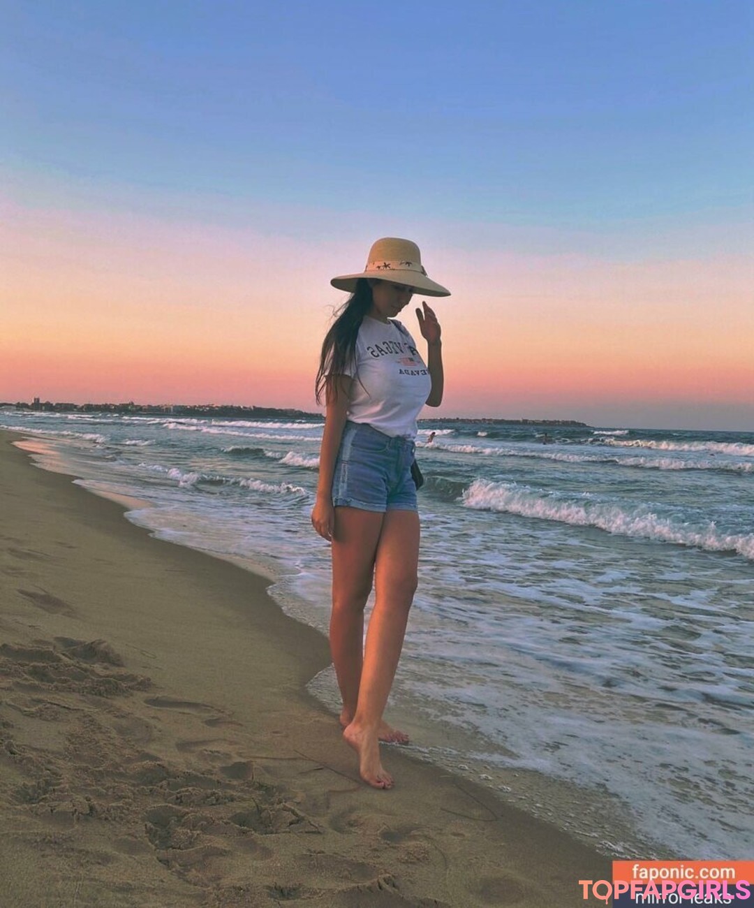 Naakte gelekte OnlyFans-foto van Giulia Daqna #259