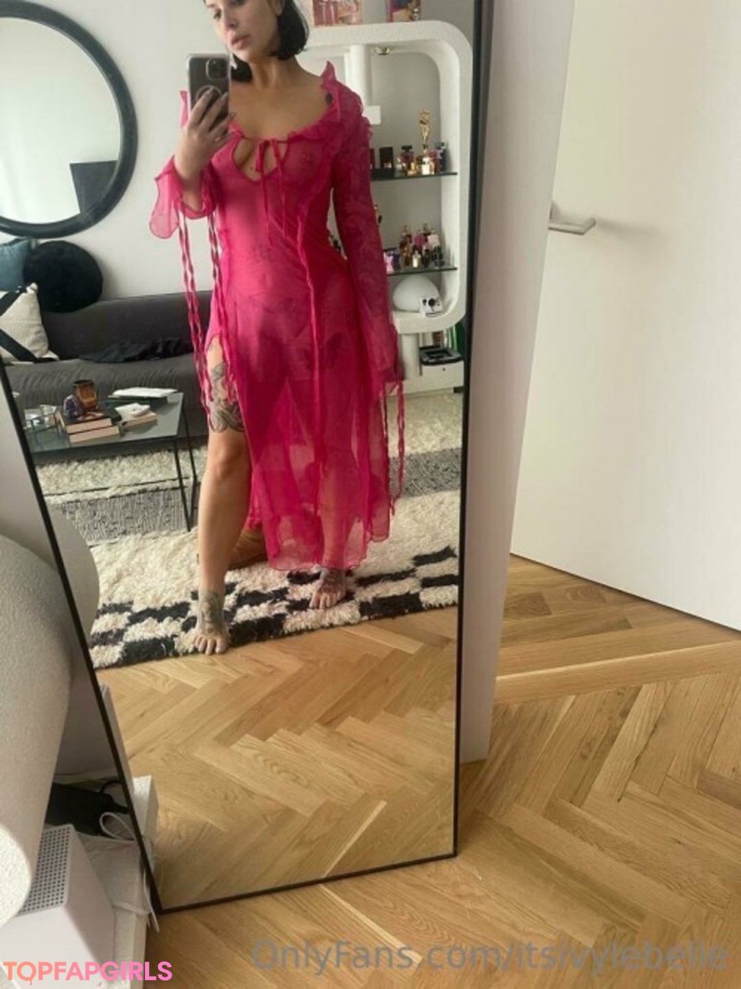 Naakte gelekte OnlyFans-foto van Kharina K #13