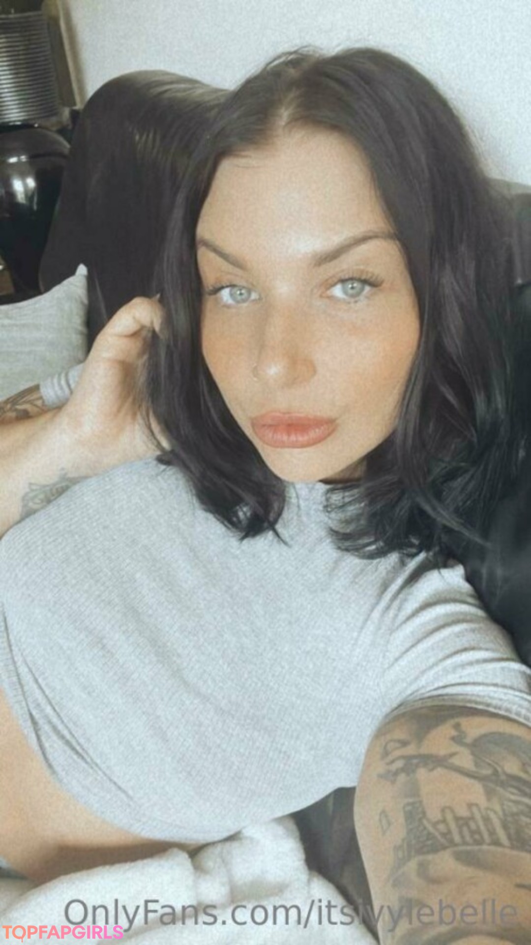 Naakte gelekte OnlyFans-foto van Kharina K #32