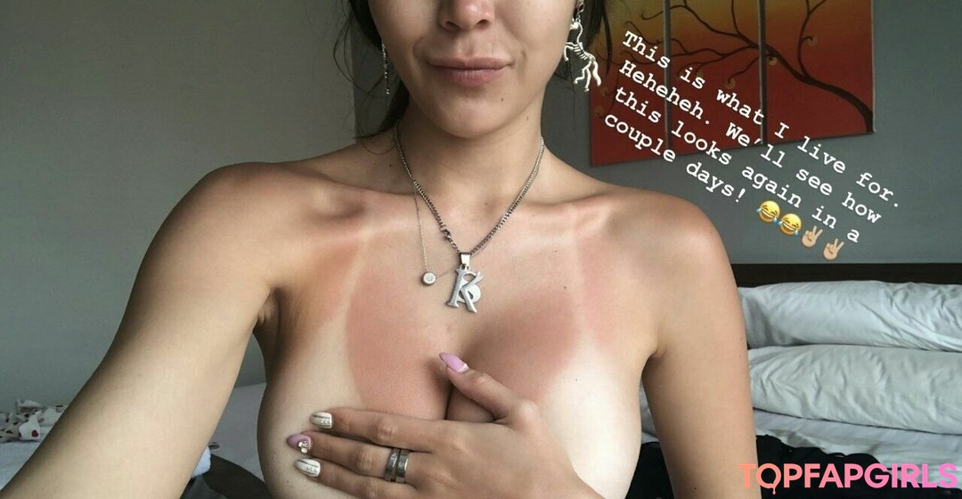 Naakte gelekte OnlyFans-foto van Kharina K #77