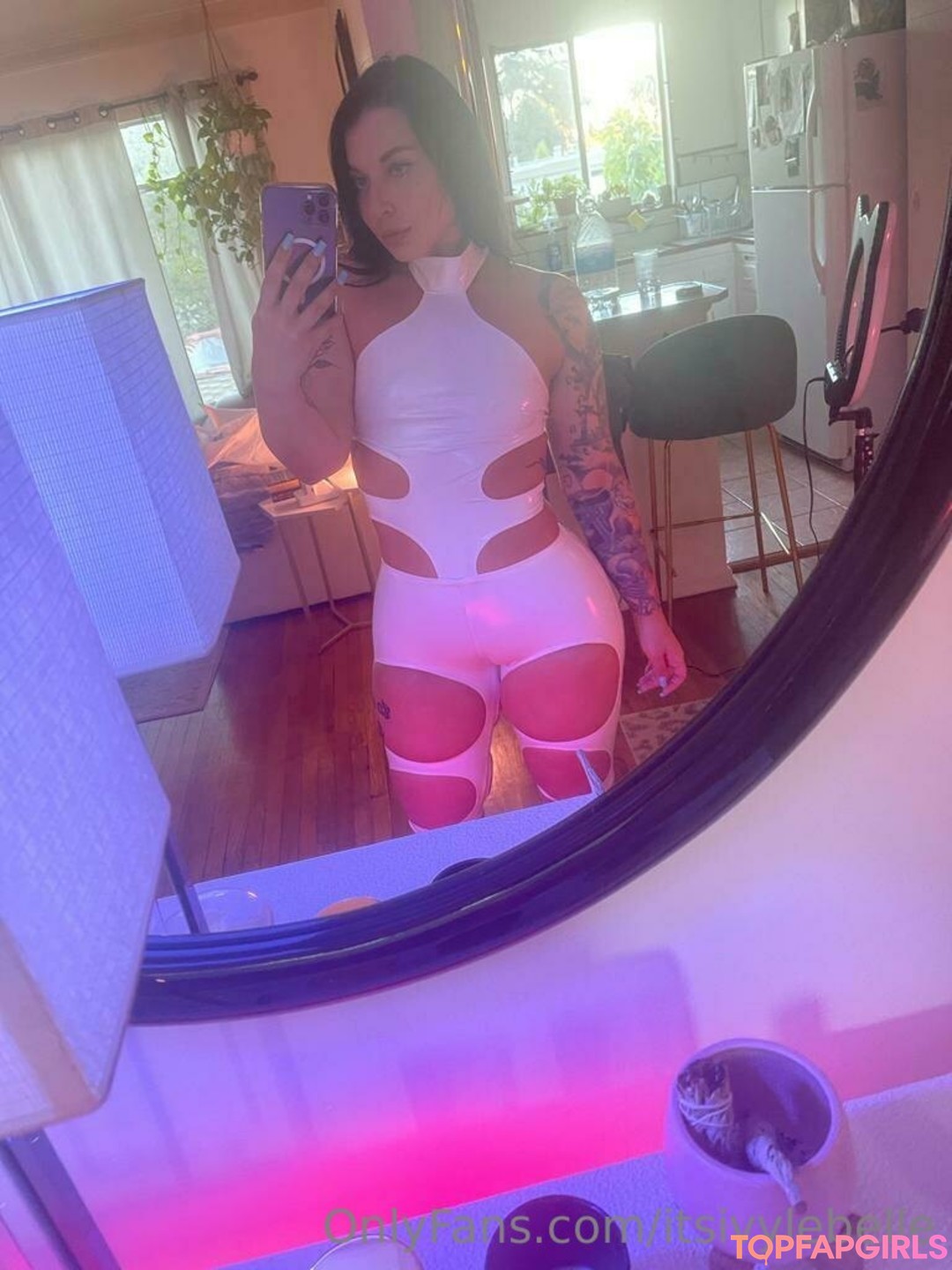 Naakte gelekte OnlyFans-foto van Ivy Lebelle #236