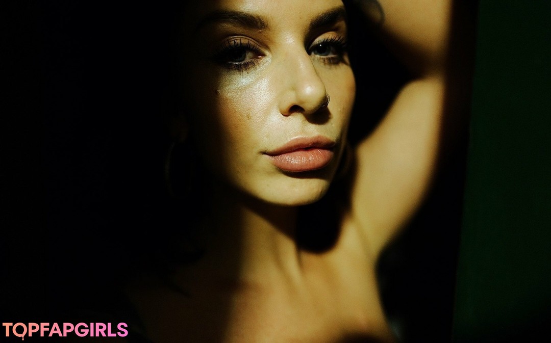 Naakte gelekte OnlyFans-foto van Ivy Lebelle #425