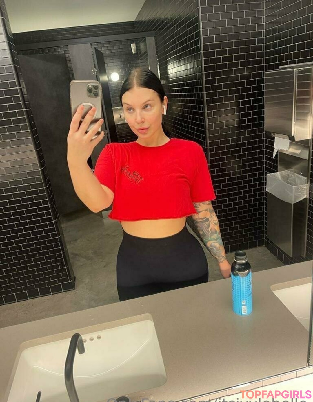 Naakte gelekte OnlyFans-foto van Ivy Lebelle #555