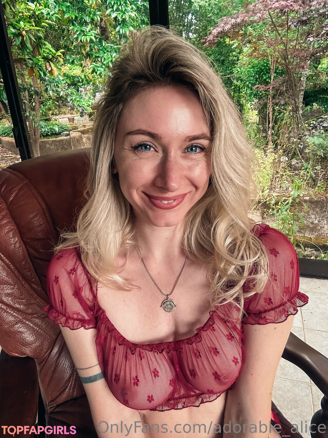 Naakte gelekte OnlyFans-foto van Alice Callipyge #147
