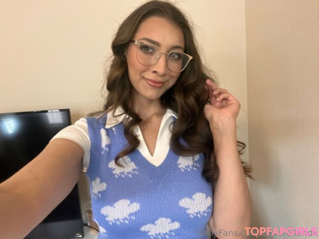 Naakte gelekte OnlyFans-foto van Bella Rolland #208