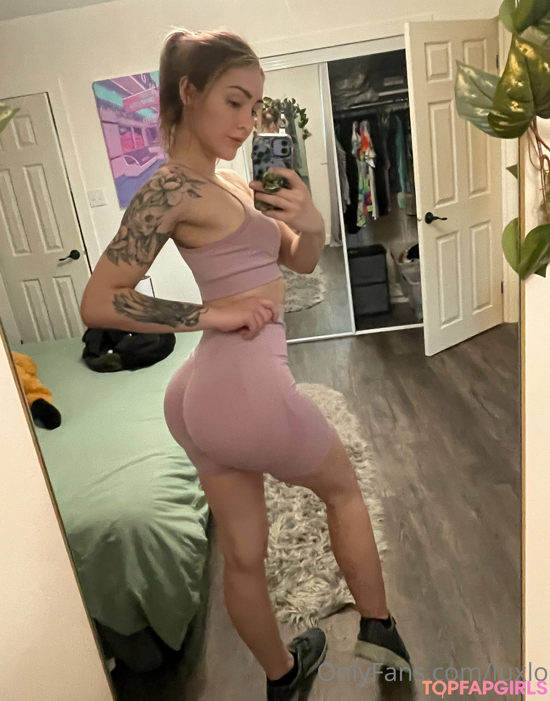 Naakte gelekte OnlyFans-foto van Luxlo #214