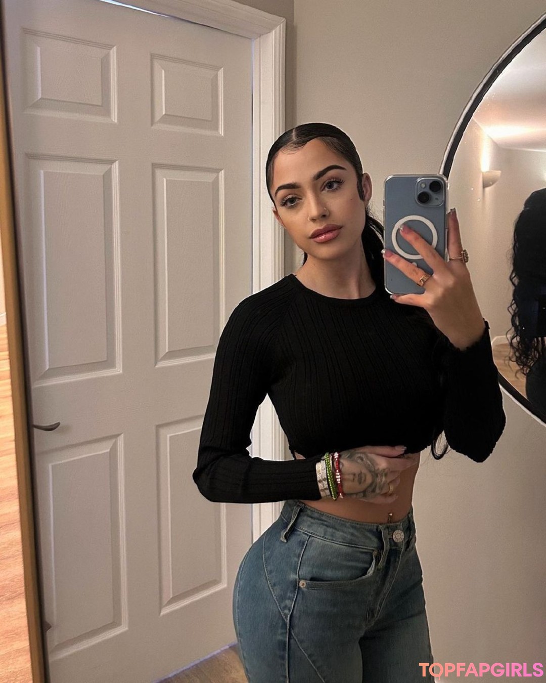 Naakte gelekte OnlyFans-foto van Malu Trevejo #890