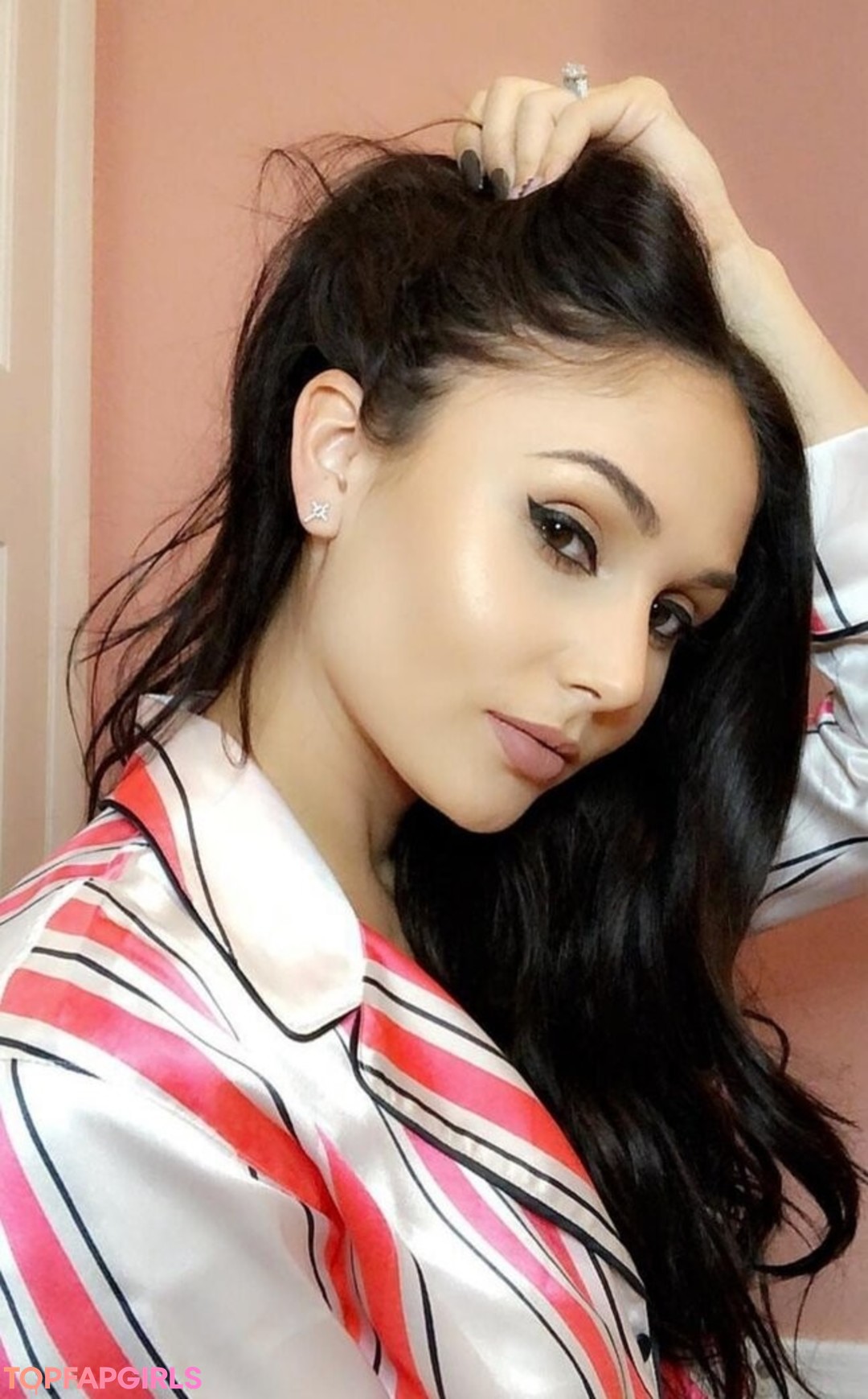 Naakte gelekte OnlyFans-foto van Ariana Marie #729