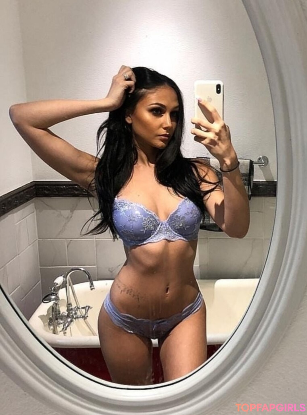 Naakte gelekte OnlyFans-foto van Ariana Marie #751