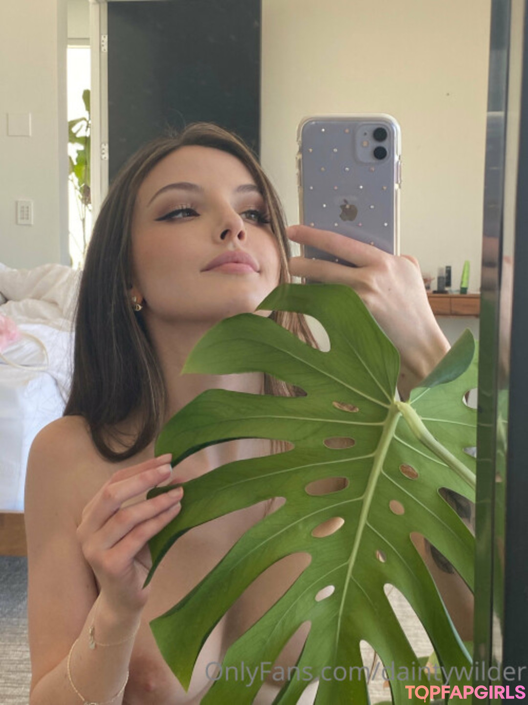 Naakte gelekte OnlyFans-foto van Dainty Wilder #1035