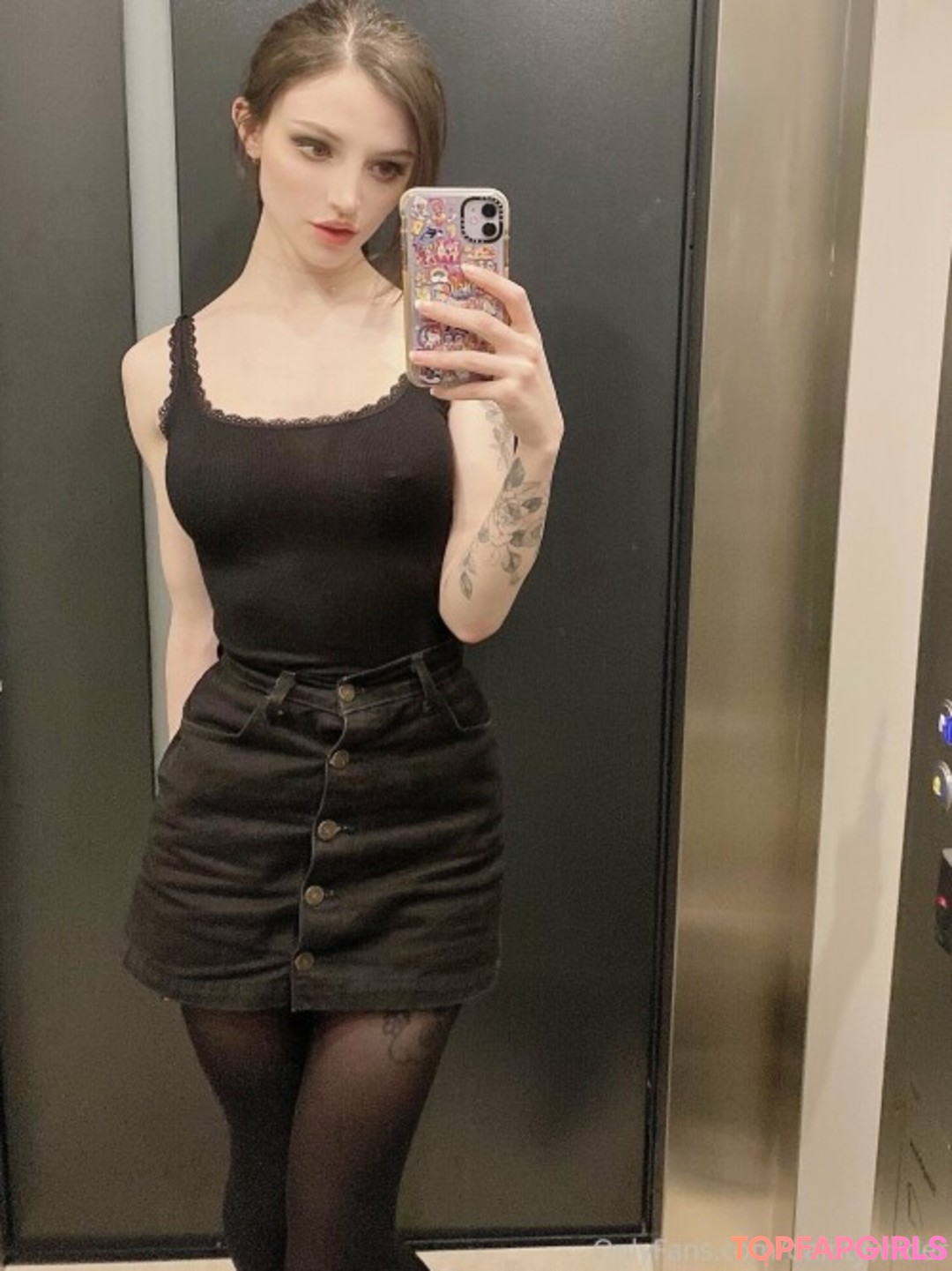 Naakte gelekte OnlyFans-foto van Dainty Wilder #229