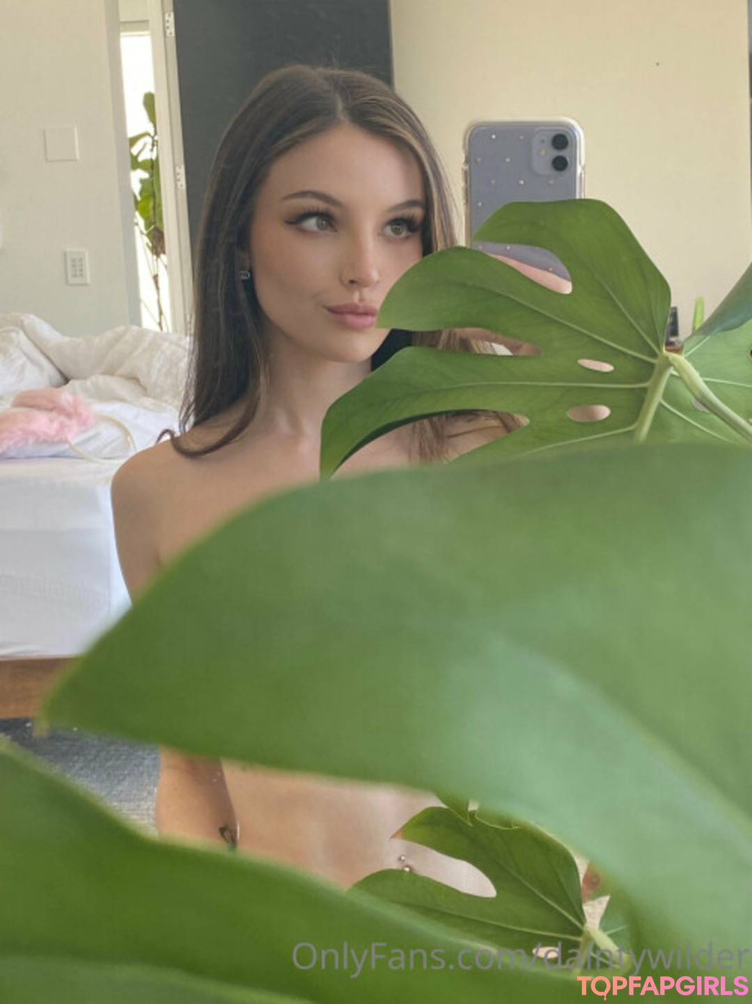 Naakte gelekte OnlyFans-foto van Dainty Wilder #2676