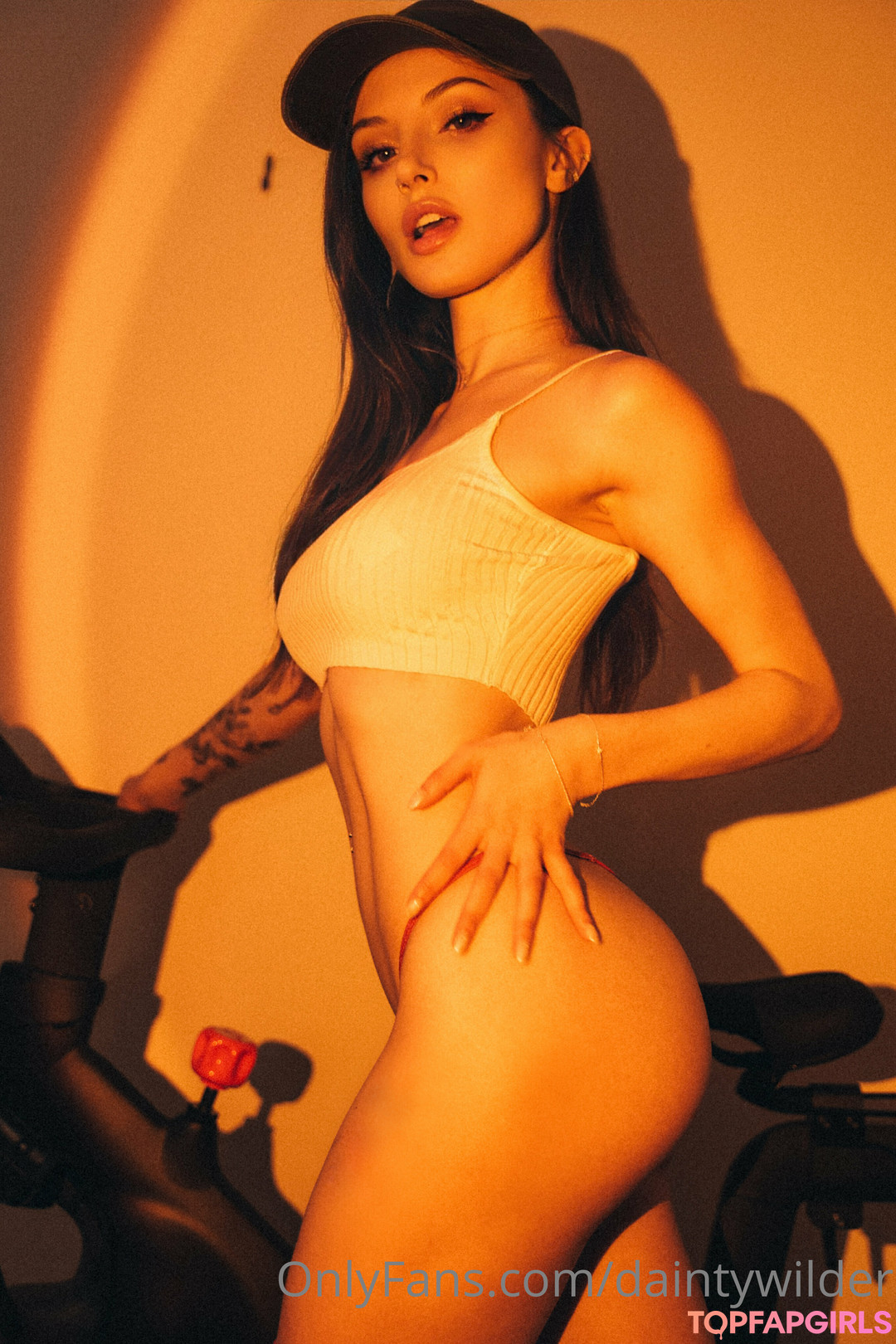 Naakte gelekte OnlyFans-foto van Dainty Wilder #3792