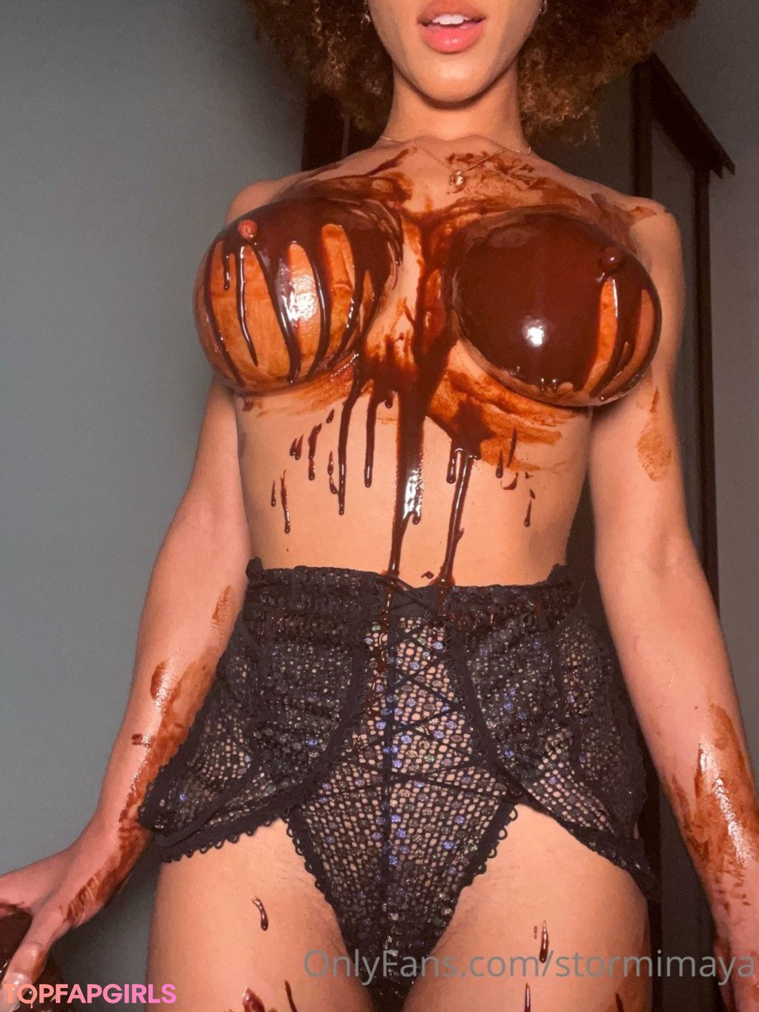 Naakte gelekte OnlyFans-foto van Stormi Maya #1132