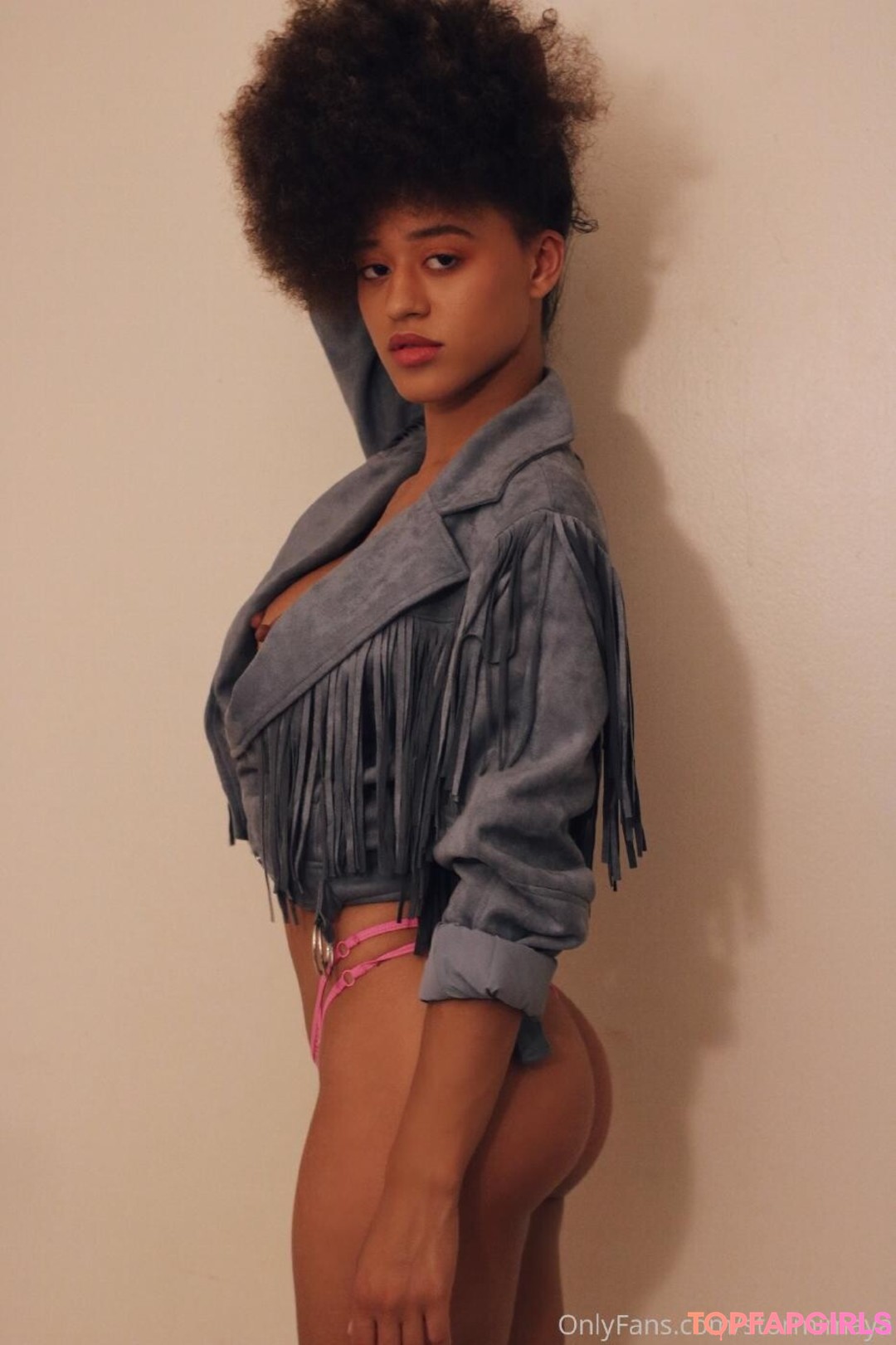 Naakte gelekte OnlyFans-foto van Stormi Maya #1503