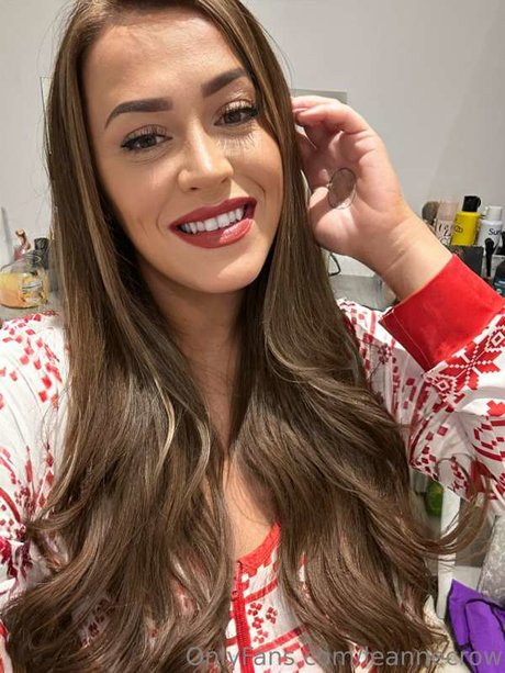 Leanne Crow