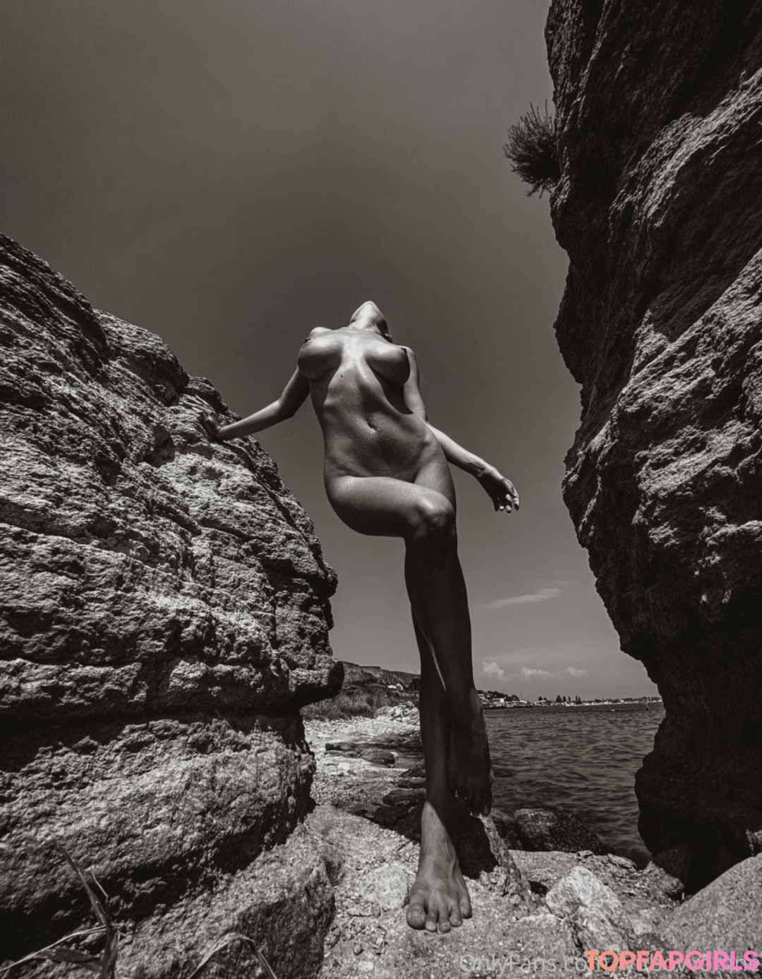 Naakte gelekte OnlyFans-foto van Mila Amour #1092