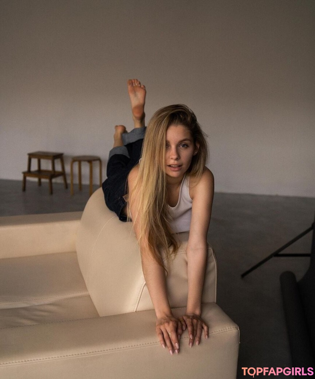Naakte gelekte OnlyFans-foto van Mila Amour #1396