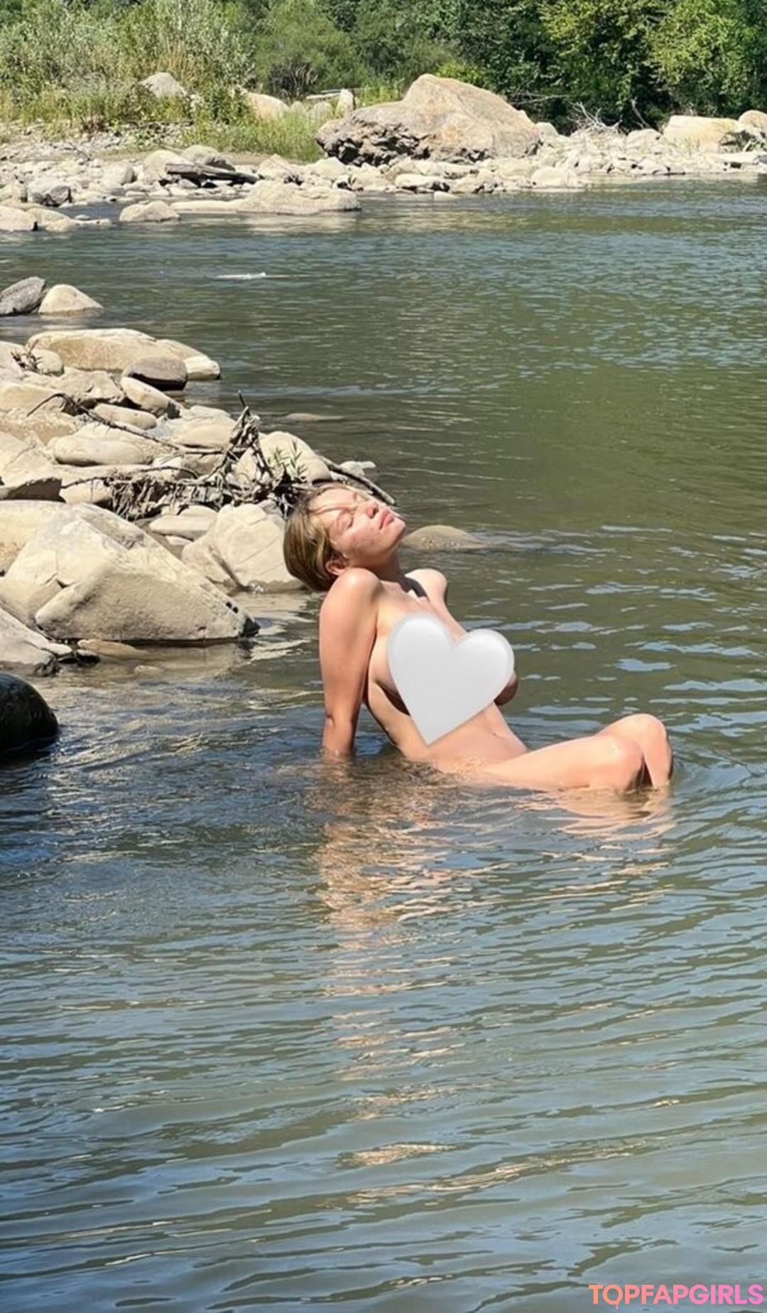 Naakte gelekte OnlyFans-foto van Mila Amour #1563