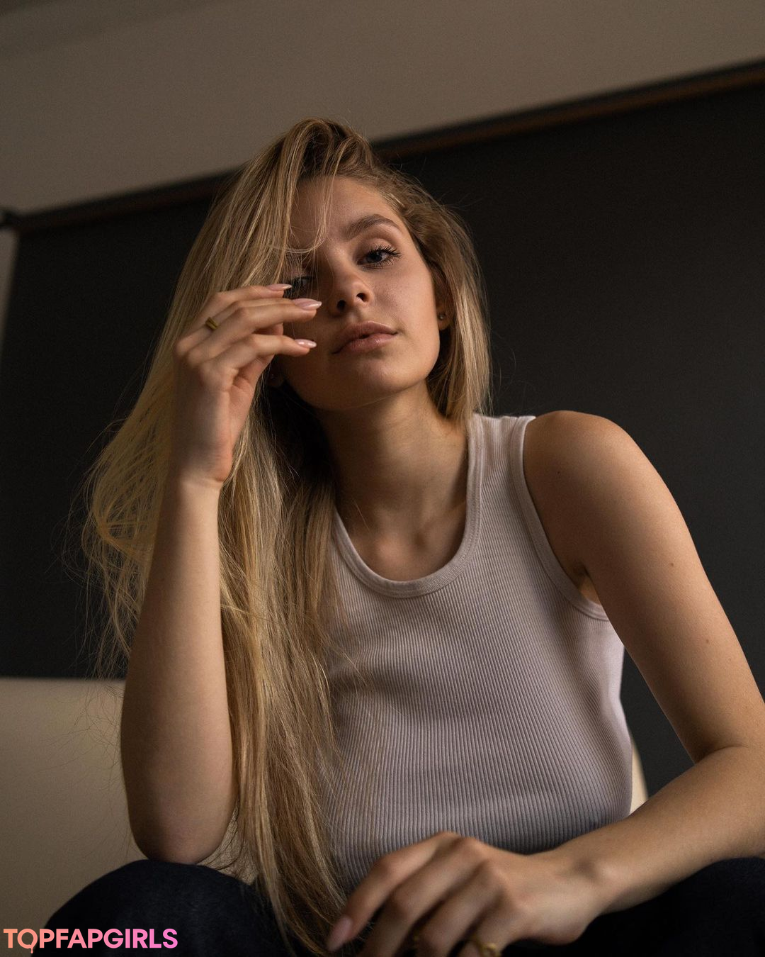 Naakte gelekte OnlyFans-foto van Mila Amour #544