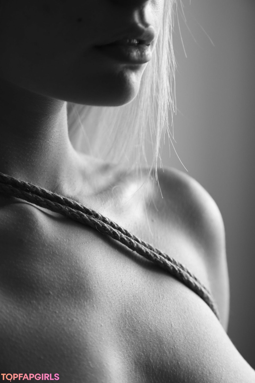 Naakte gelekte OnlyFans-foto van Mila Amour #671