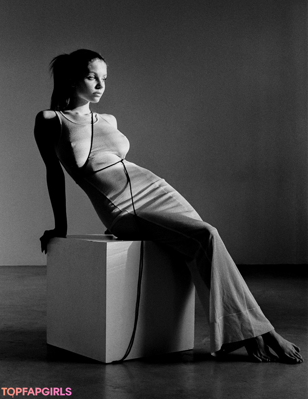 Naakte gelekte OnlyFans-foto van Mila Amour #709