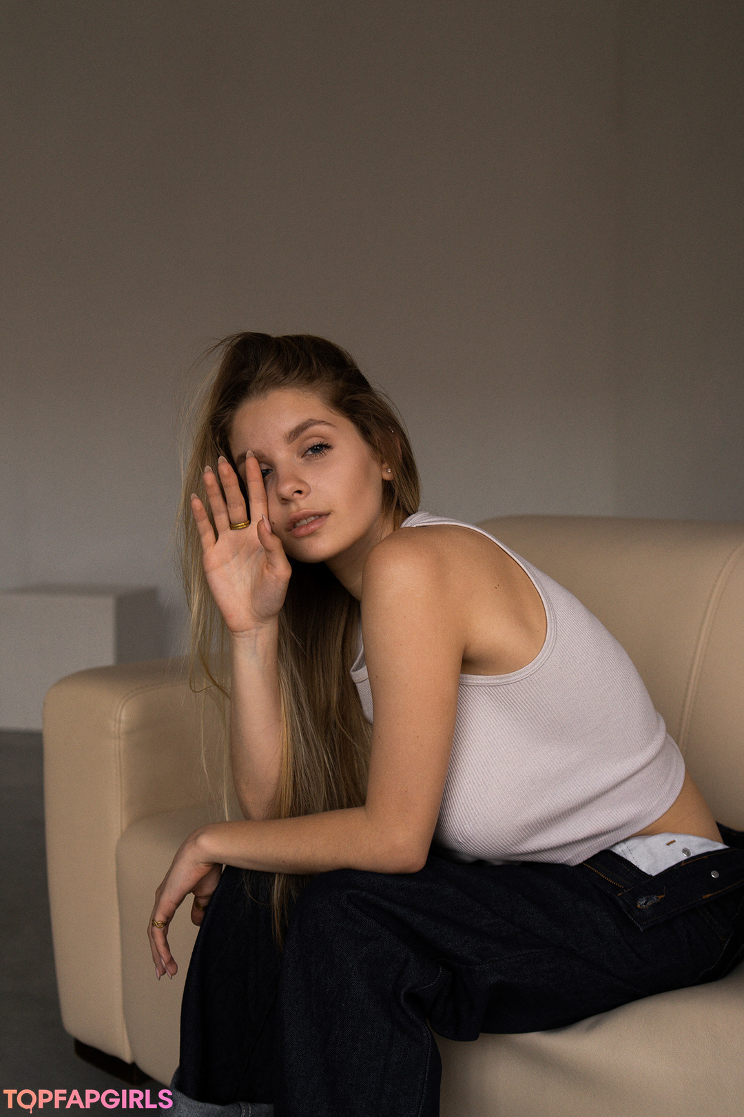 Naakte gelekte OnlyFans-foto van Mila Amour #860