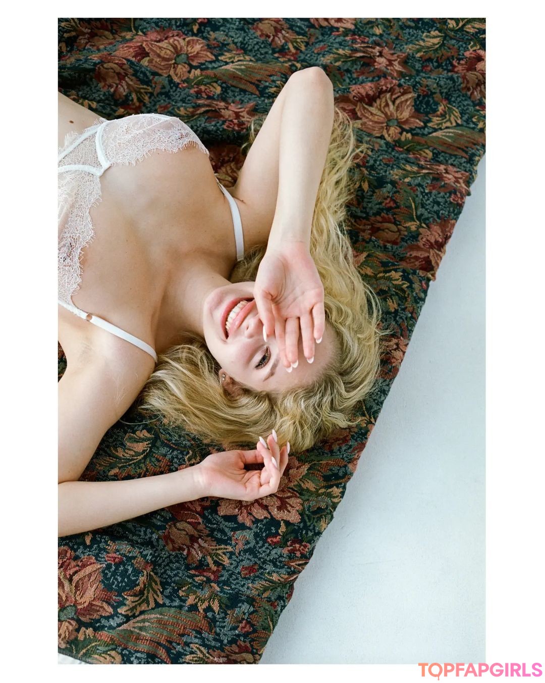 Naakte gelekte OnlyFans-foto van Mila Amour #977