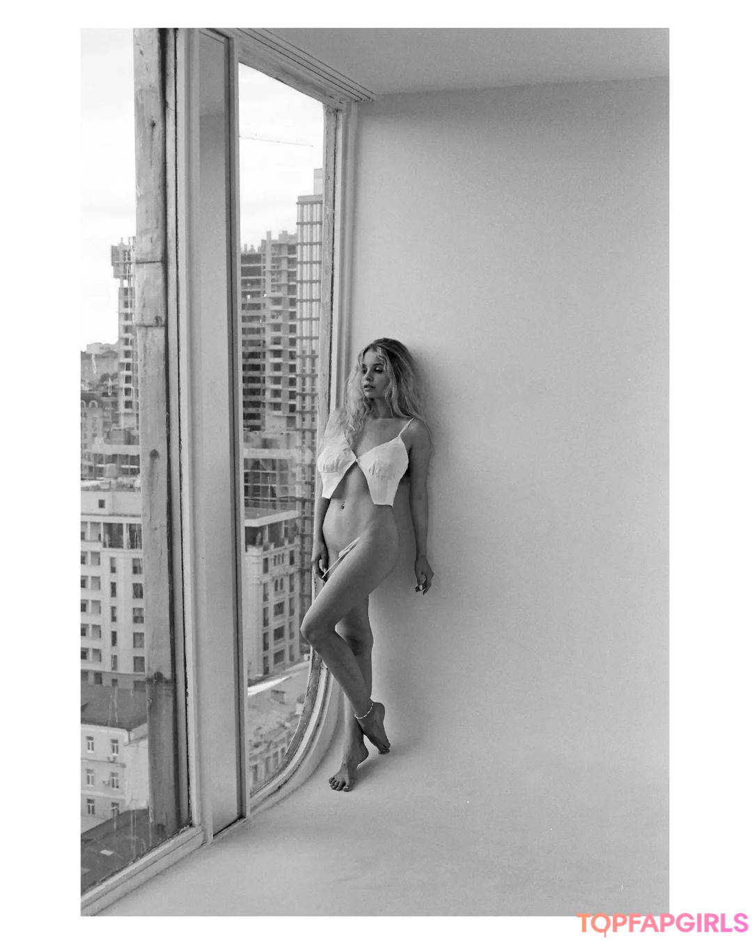 Naakte gelekte OnlyFans-foto van Mila Amour #982