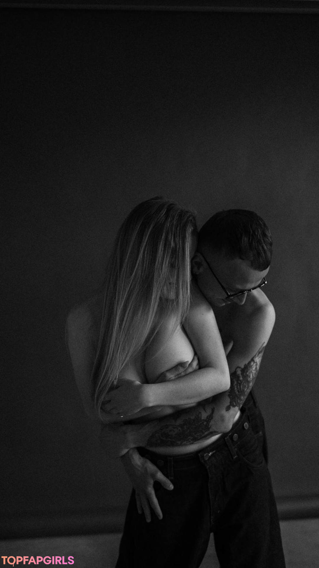 Naakte gelekte OnlyFans-foto van Mila Amour #1055