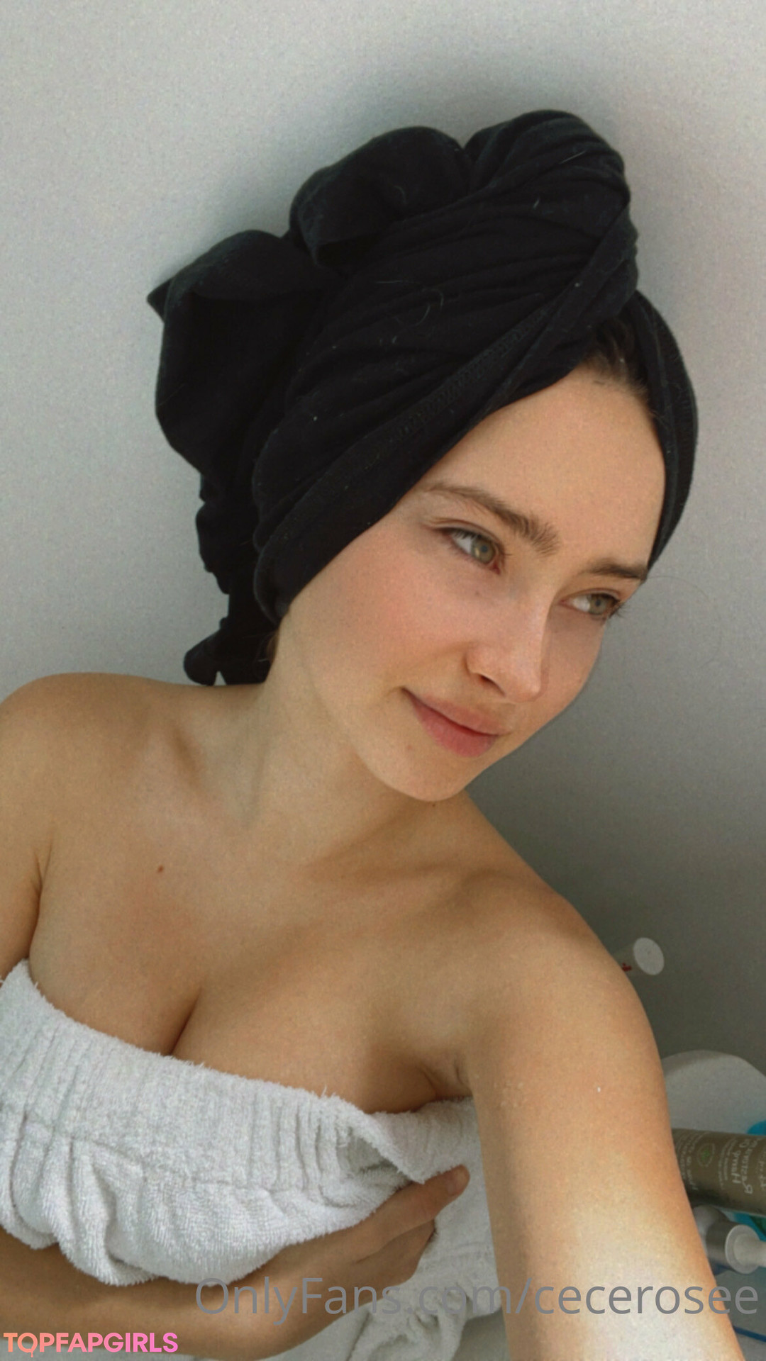 Naakte gelekte OnlyFans-foto van Cecilia Rose #438