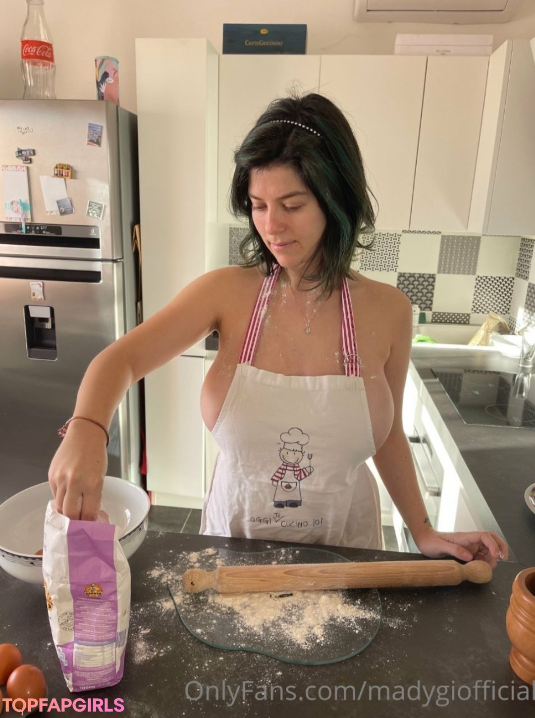 Naakte gelekte OnlyFans-foto van Madalina Loana Filip #801