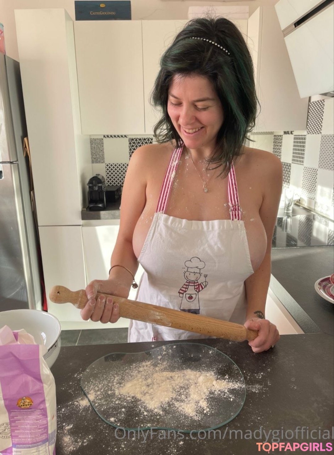 Naakte gelekte OnlyFans-foto van Madalina Loana Filip #804