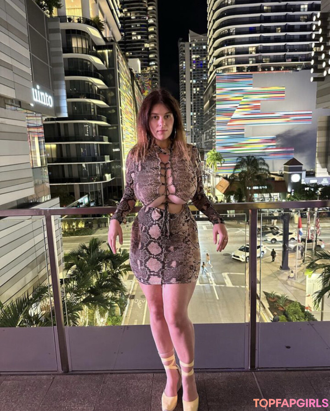 Naakte gelekte OnlyFans-foto van Madalina Loana Filip #1090