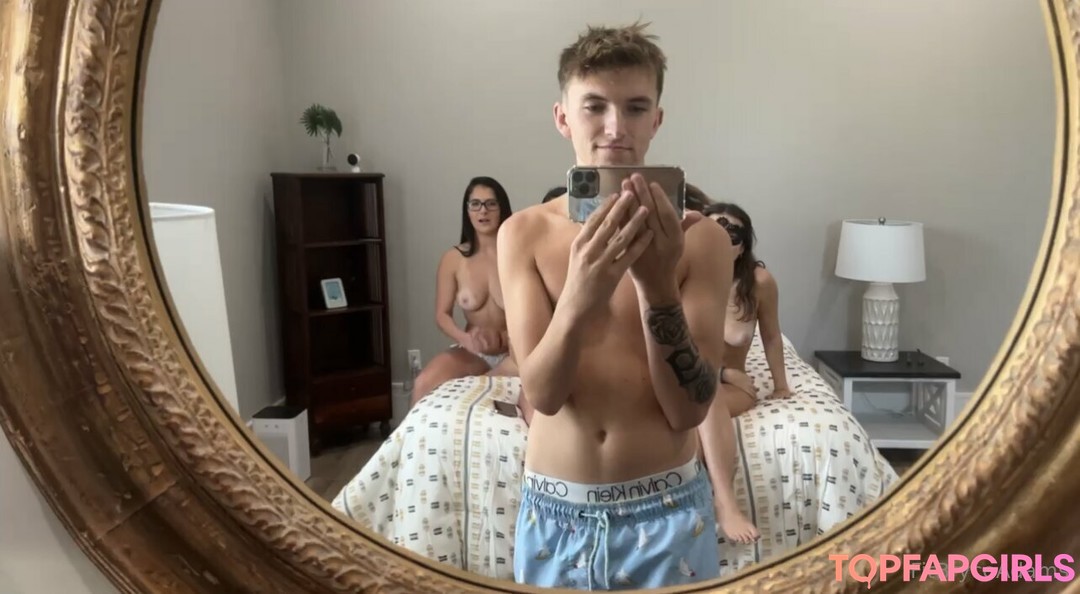 Naakte gelekte OnlyFans-foto van Bryce Adams #527