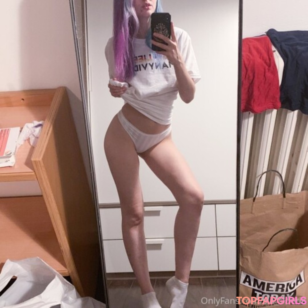 Naakte gelekte OnlyFans-foto van Sia Siberia #35