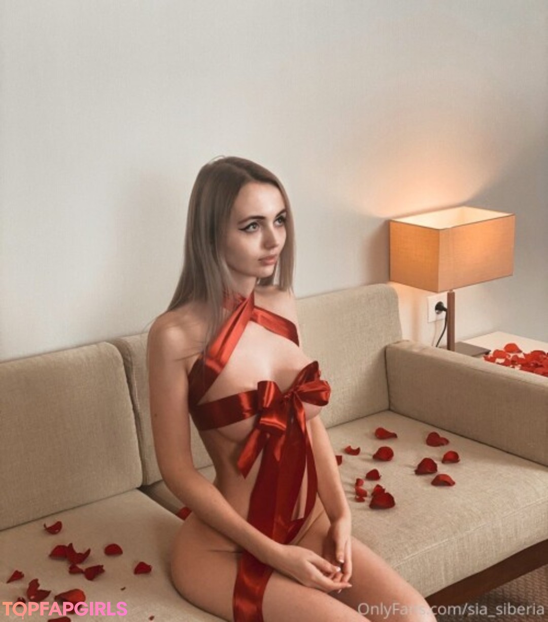 Naakte gelekte OnlyFans-foto van Sia Siberia #38