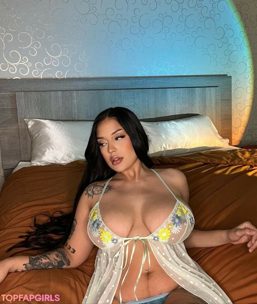 Naakte gelekte OnlyFans-foto van Adianababyxo #111