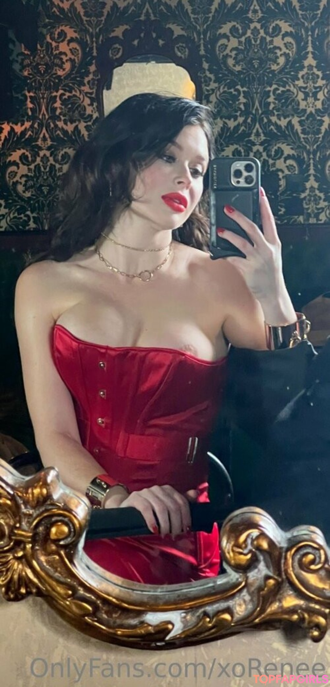 Naakte gelekte OnlyFans-foto van Renee Olstead #1393