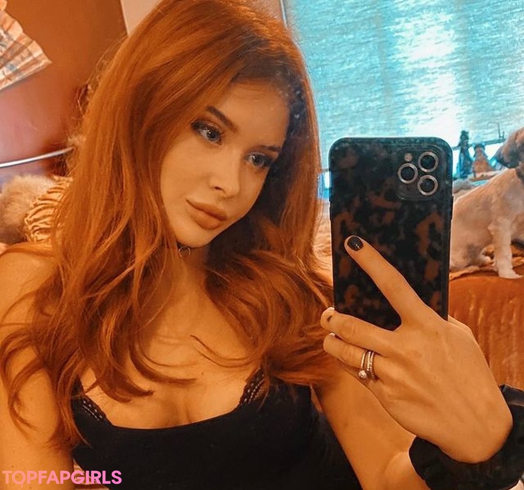 Naakte gelekte OnlyFans-foto van Renee Olstead #729