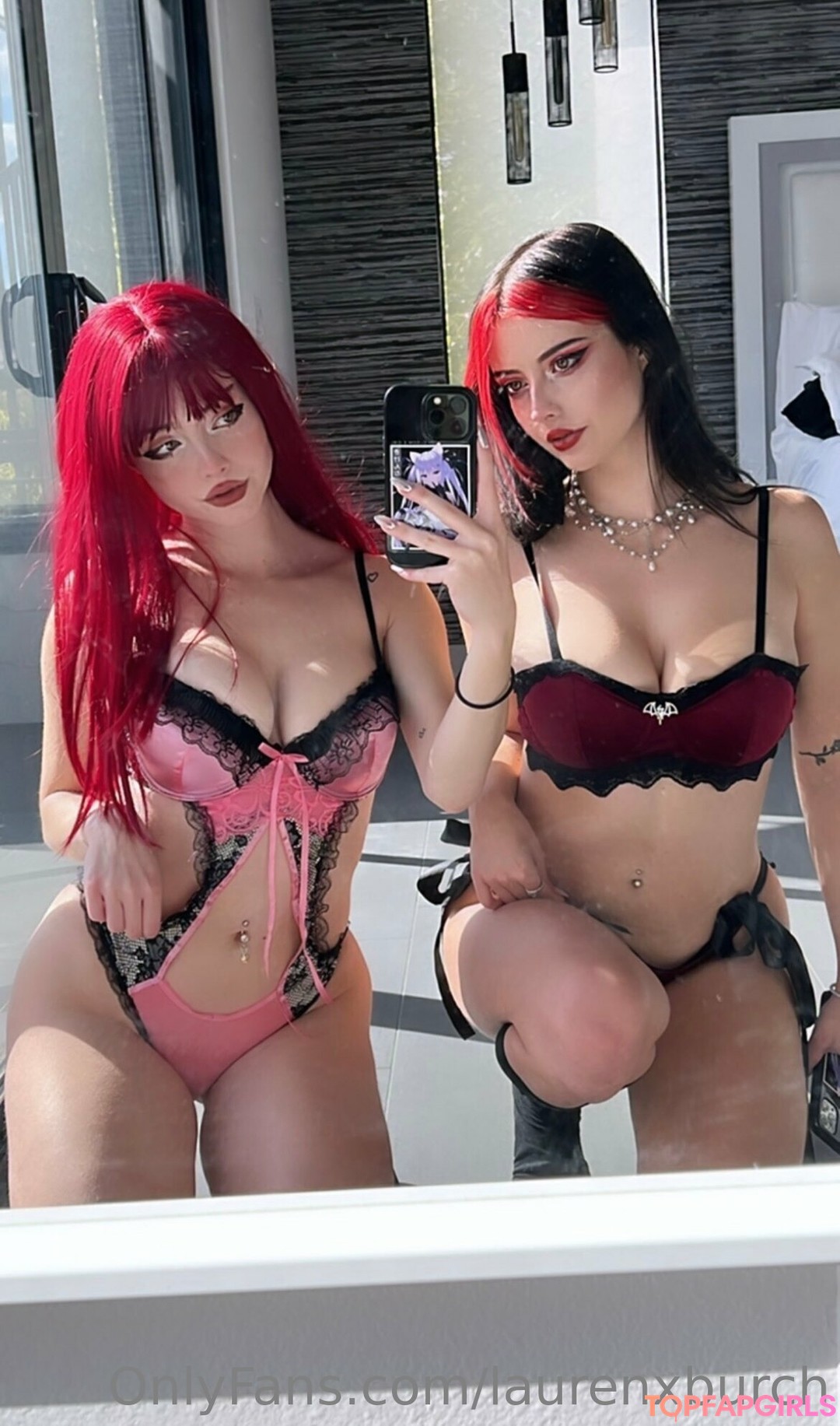 Naakte gelekte OnlyFans-foto van Burch Twins #1366