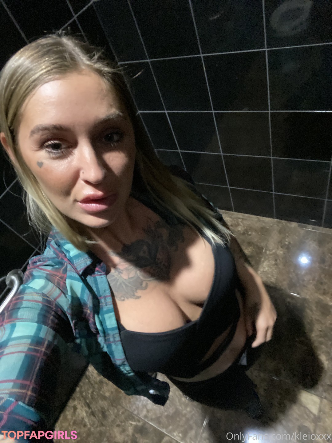 Naakte gelekte OnlyFans-foto van Kleio Valentien #187
