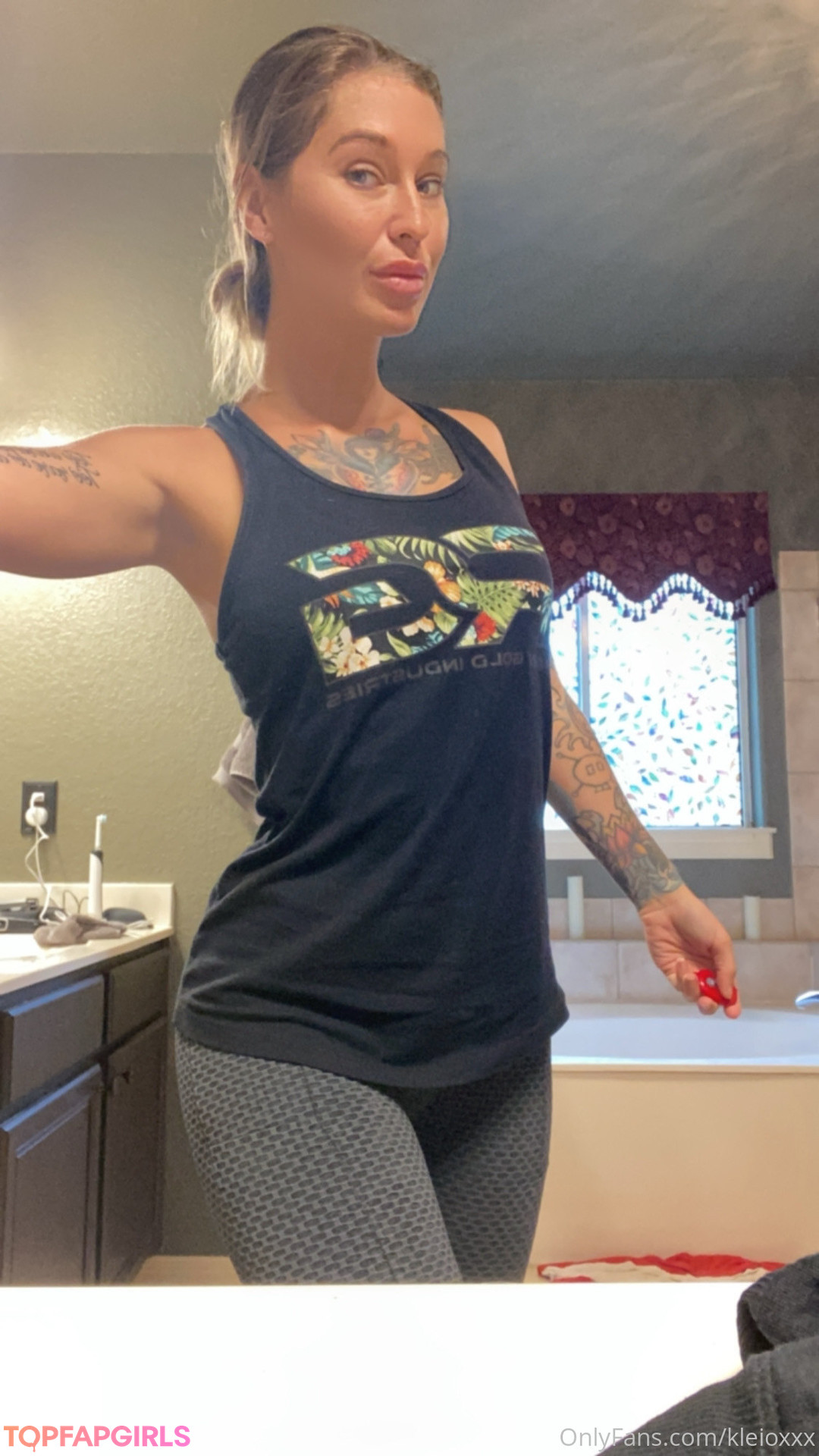 Naakte gelekte OnlyFans-foto van Kleio Valentien #67