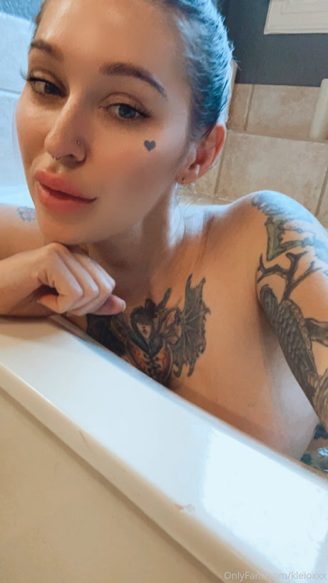Naakte gelekte OnlyFans-foto van Kleio Valentien